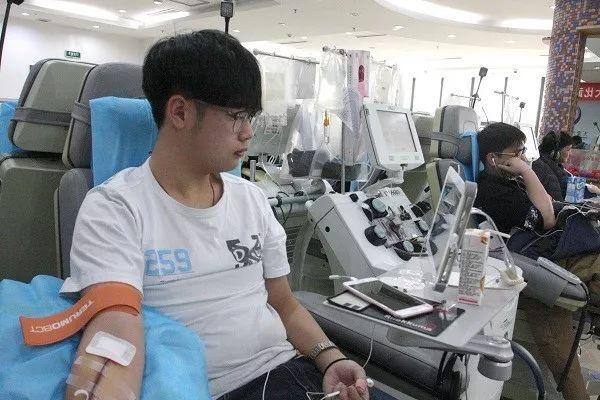 无偿献血让春节充满爱 天津市700余人献血过大年