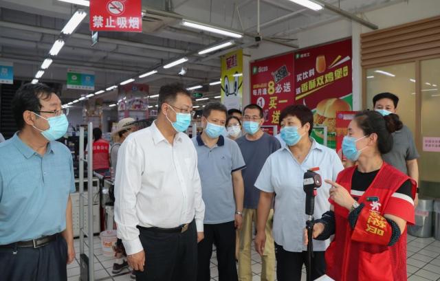 静海区委书记蔺雪峰深入社区商超农贸市场检查督导疫情防控工作 健全完善管理机制 落细落实防控措施
