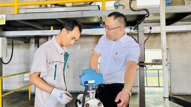 静海榜样丨他日日与混凝土“较劲”却从不忘记参与公益