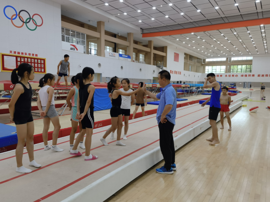 15秒435，藏着朱雪莹心里的一束光——专访天津体操、蹦床、艺术体操队总教练赵奇
