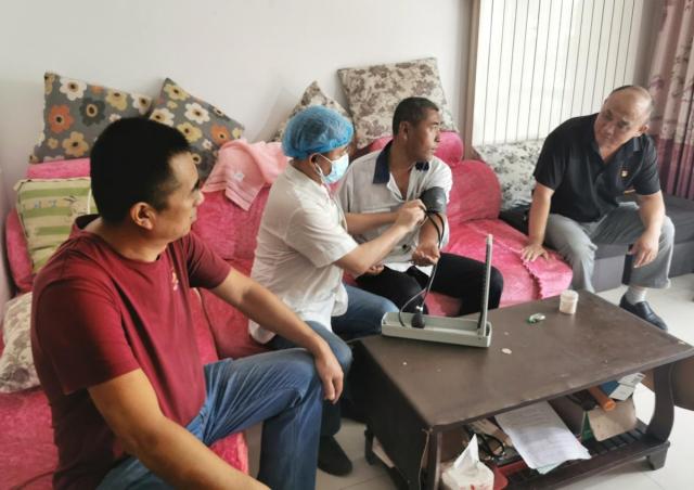 我是政协委员！脚下的这片土地，是要终生守护的地方……