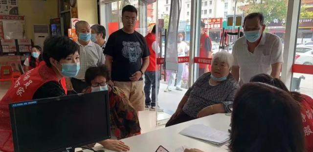 “走，我带您到家门口打疫苗去！”