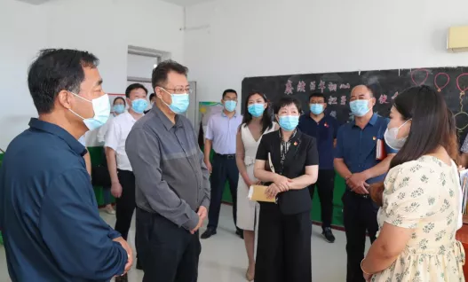 静海区委书记蔺雪峰调研推动“双减”工作 围绕立德树人根本任务 确保学生全面发展健康成长