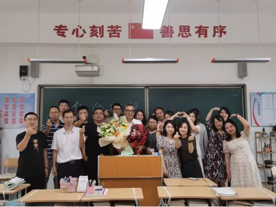 融媒探访：一份珍藏了17年的承诺！这个特殊的教师节，我想还你一份人生的礼物