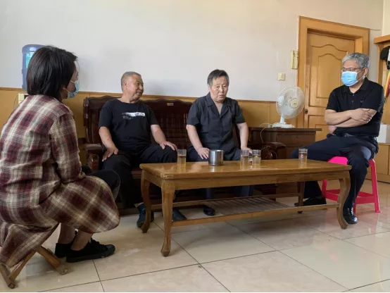 我为群众办实事丨心里的“疙瘩”解开了！69岁的社区大爷为何送来了锦旗？