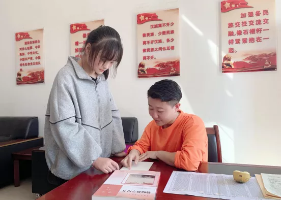 静海融媒记者在镇原丨西部支教的第一个教师节！今天的朋友圈，我想留给TA们……