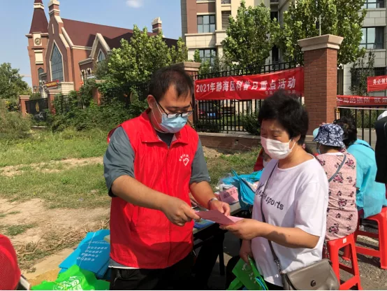 科普大篷车、机器人、VR视觉体验……沉浸式科技体验火爆科普日