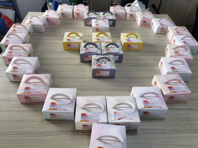 超温暖~“爱心牌”月饼让这个中秋情味儿十足