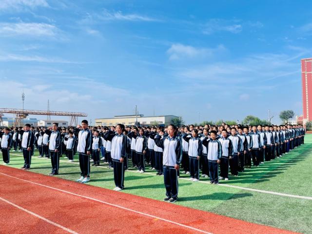 童心向党迎国庆 逐梦扬帆正青春