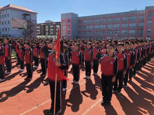 童心向党丨宣誓、敬礼！今天，对少先队员意义非凡