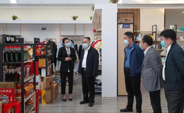 刘春雷深入静海镇调研 以党建为引领 抓发展上水平 强保障惠民生