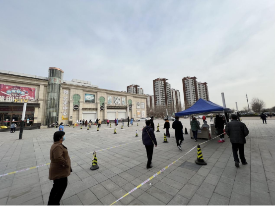 与奥密克戎的近距离较量，这座城依然从容