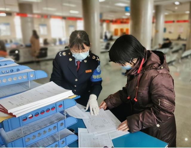 奋进新征程 建功新时代丨六大攻坚战怎么干怎么战：春风拂面马蹄疾！税务“春风”吹来服务新气象