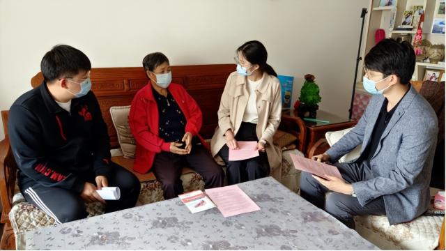 送“苗”上门、帮助预约、全程陪同……只为让老年人疫苗接种更舒心