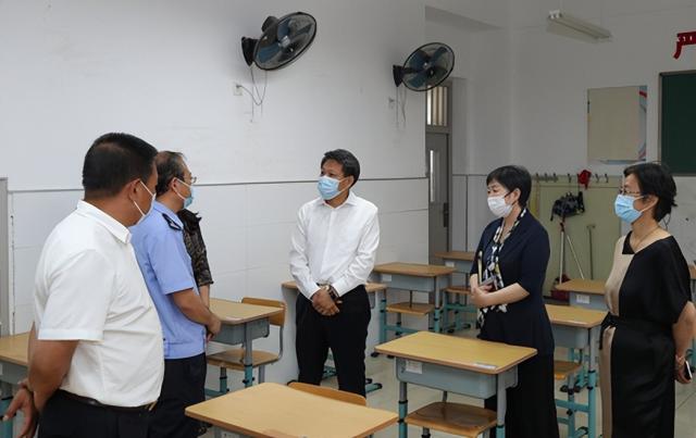 刘春雷金汇江检查高考准备工作 打造安全和谐考试环境 让广大考生以最佳状态迎接高考