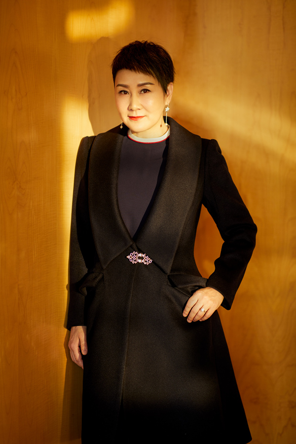 张凯丽斩获“年度榜样演员”奖 网友：实至名归！-津云APP