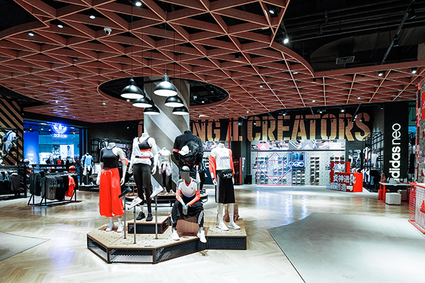 由我创造 阿迪达斯天津恒隆运动休闲集合店盛大开幕