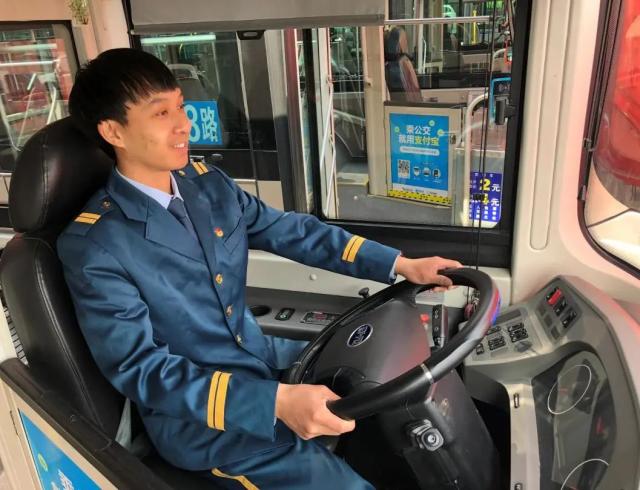 城市因你们而美好记录70后80后90后驾驶员的劳动节