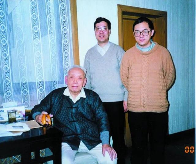 人民日报关注张伟平院士孜孜探寻数学之美老师是这样子的